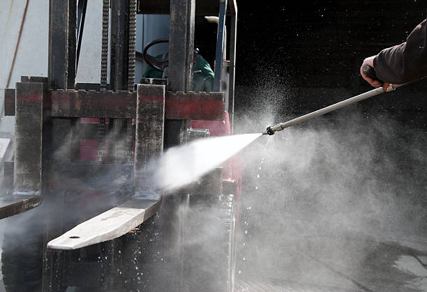 Best Driveway Pressure Washing  in Kinsley, KS